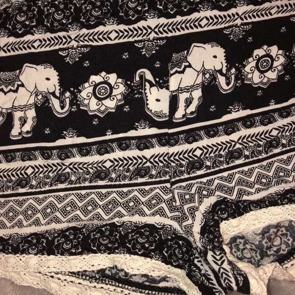 2 Pair Rue 21 Patterned Shorts - Picture 2 of 5